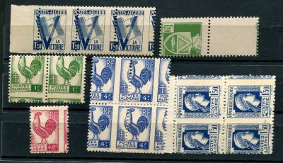 Algérie 15 timbres avec piquage à cheval ** TTB