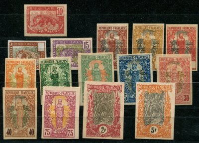 15 timbres non dentelés ou essais sur papier épais ou normal TTB